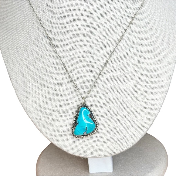 Vintage Native Turquoise Sterling Silver Teardrop Pendant Necklace - Picture 6 of 9